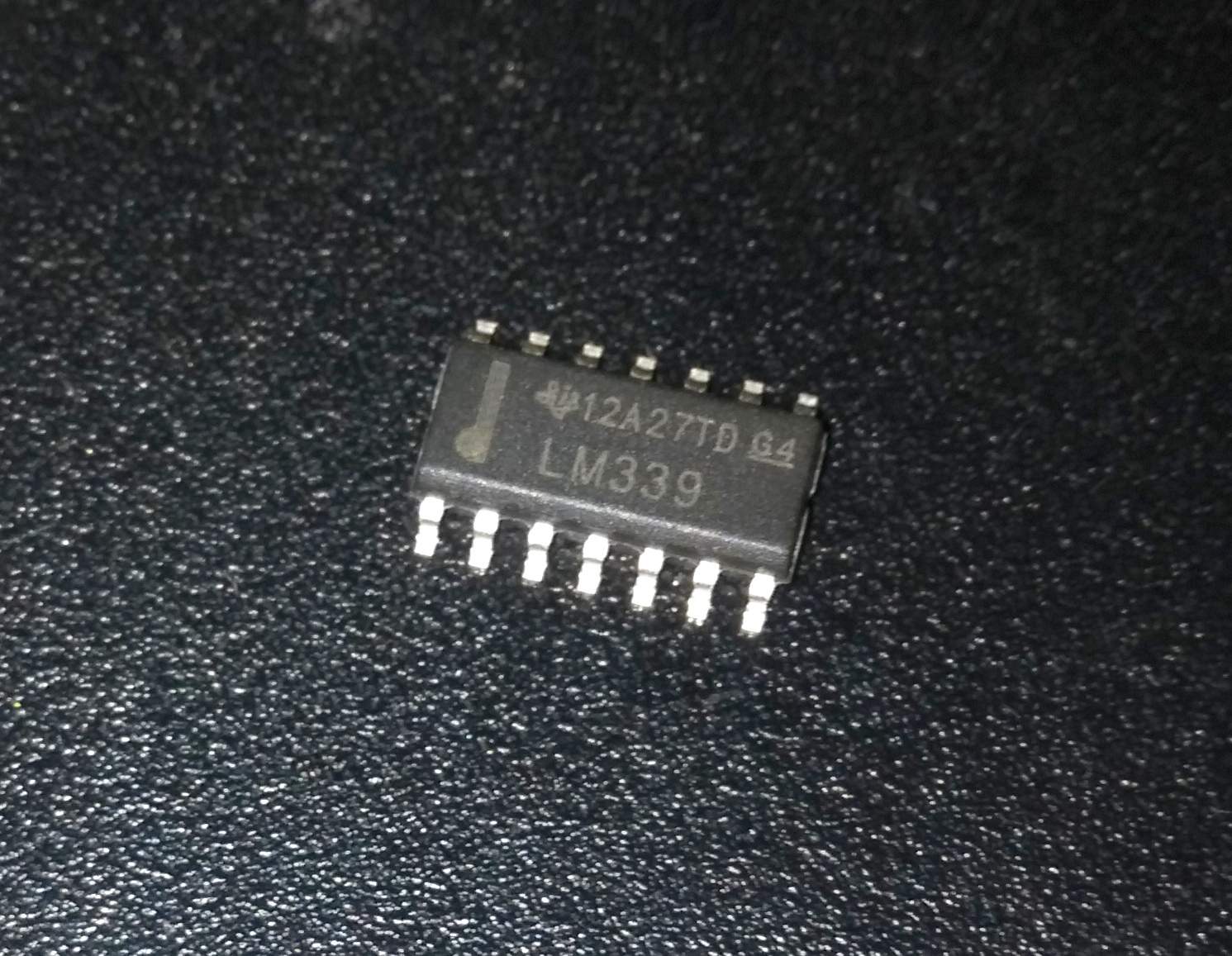LM339 SMD SOP-14  SMD