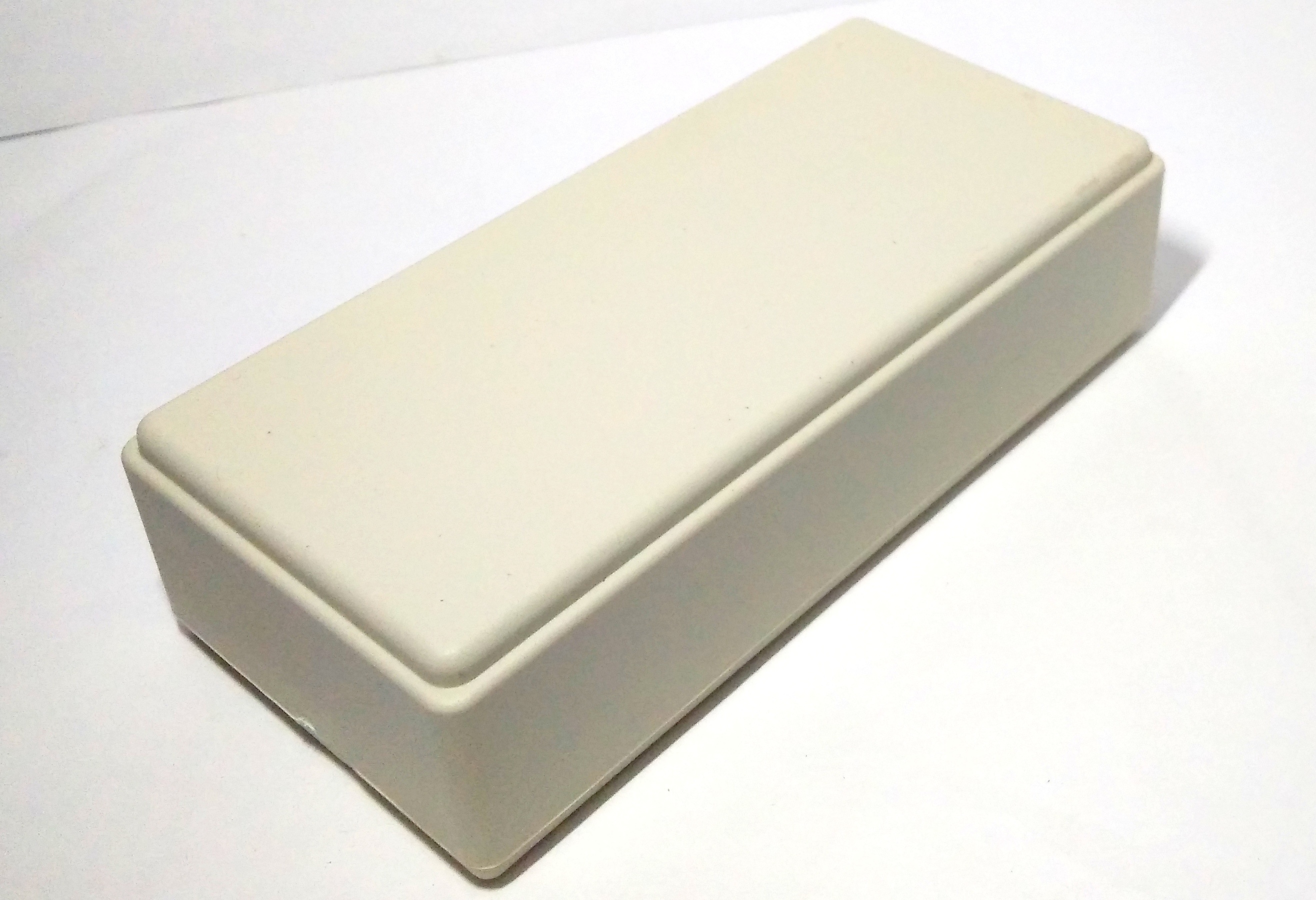 Box Plastik Putih 120x56x31mm