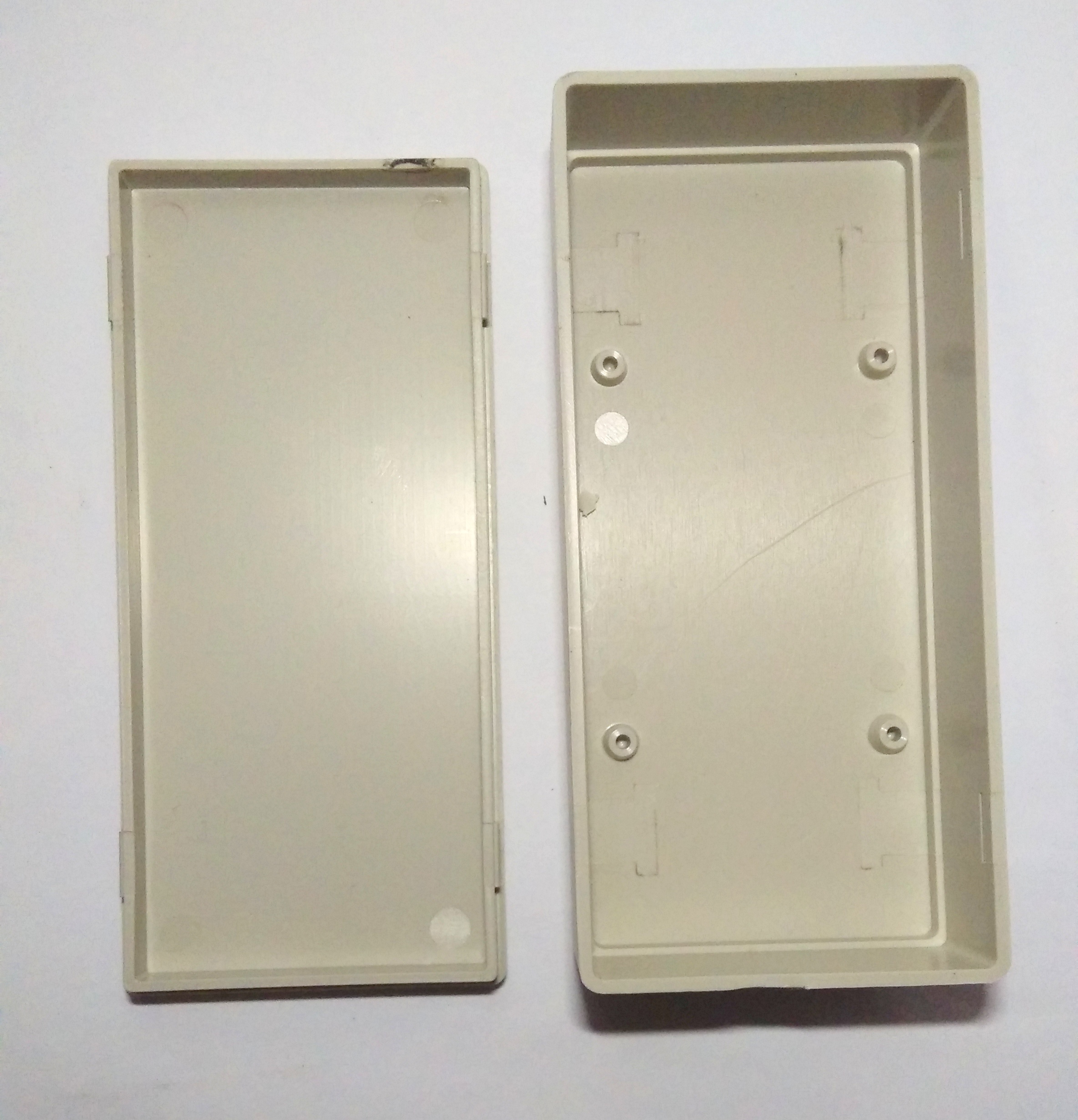 Box Plastik Putih 120x56x31mm