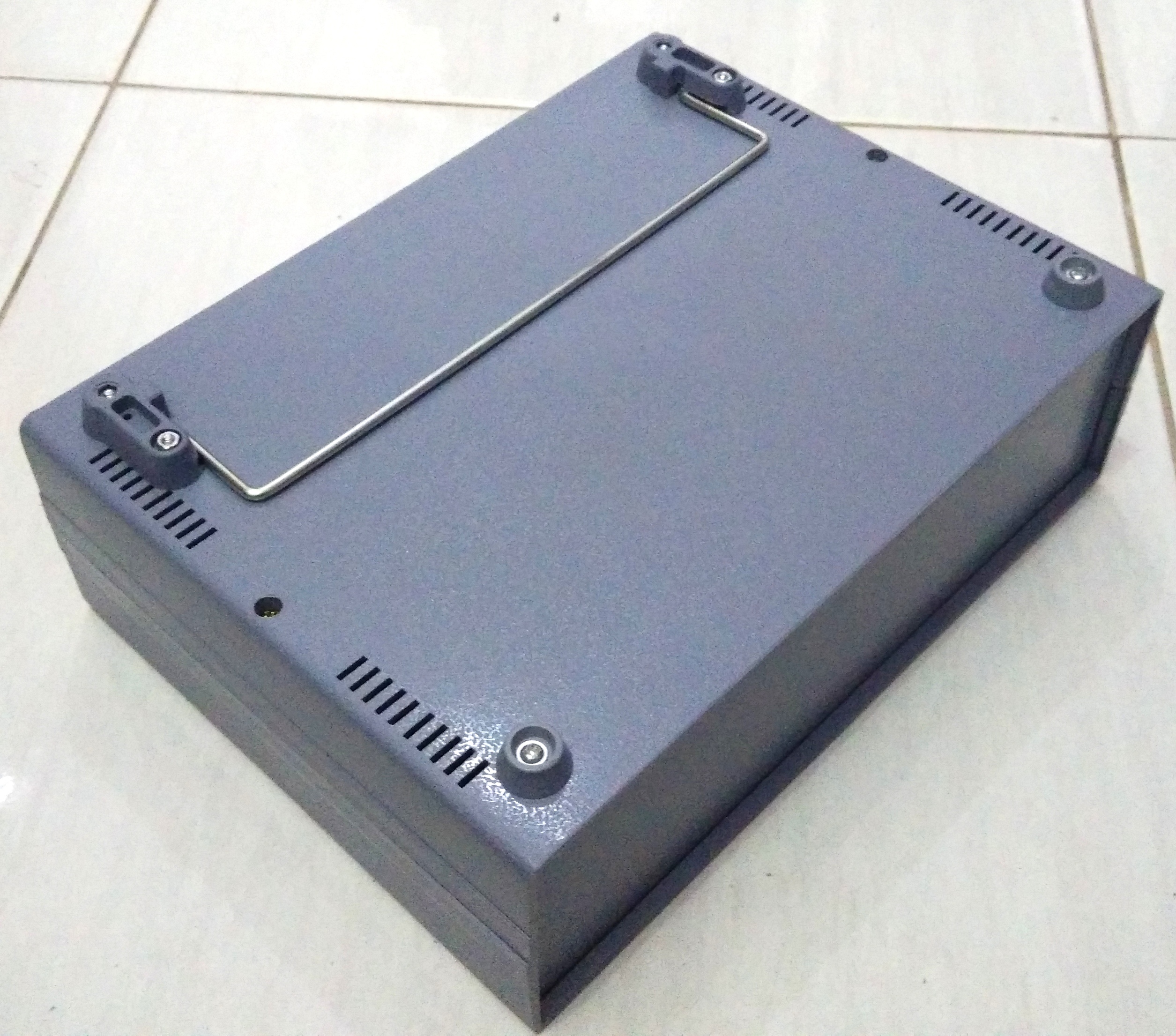 Box Plastik Abu-abu 255x 200x80mm