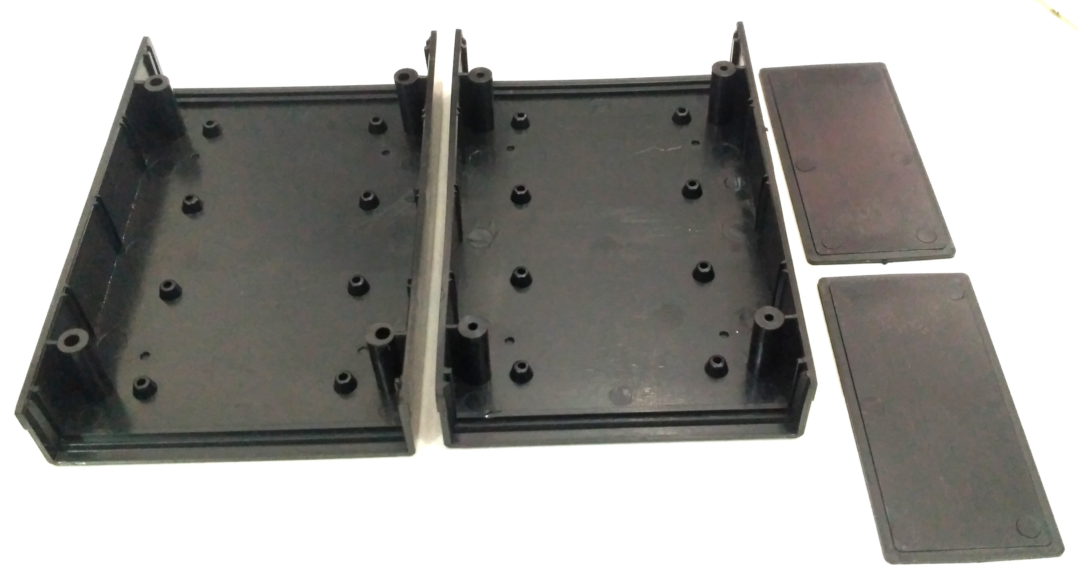Box Plastik HItam 150x100x 50mm